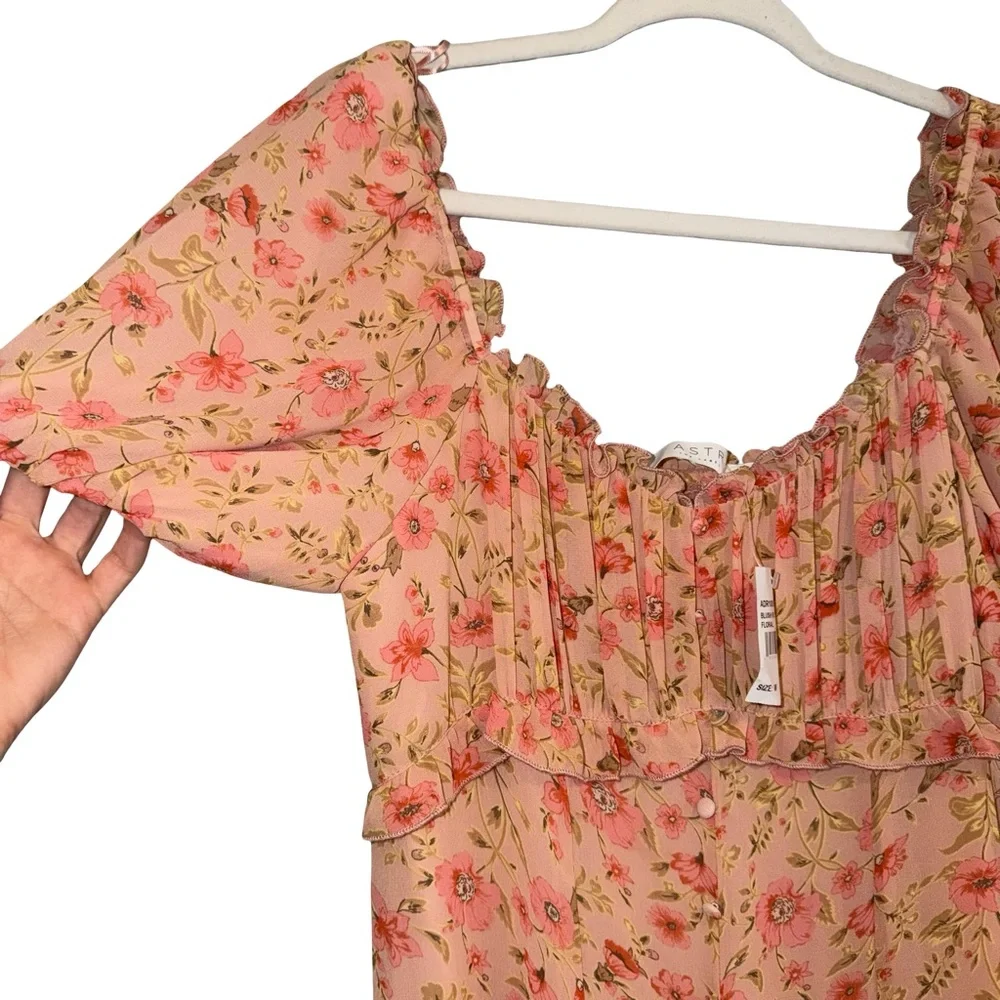 NWT ASTR the label blush multi floral maxi dress. Size Medium.